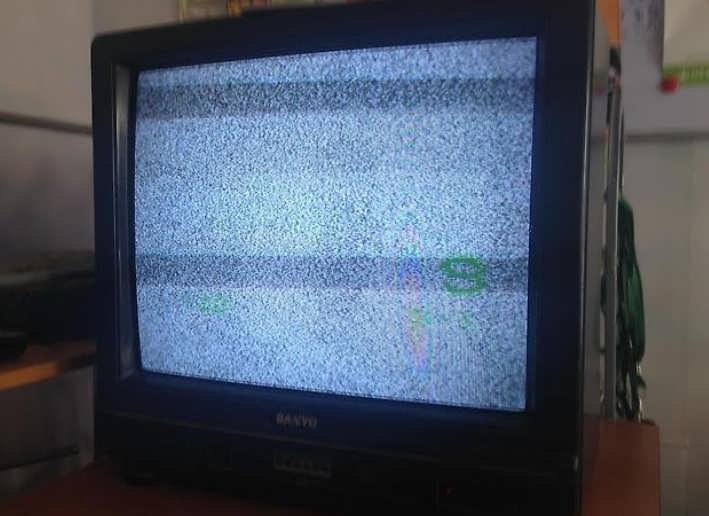 So richten Sie digitale Kanäle auf einem alten Fernseher ein