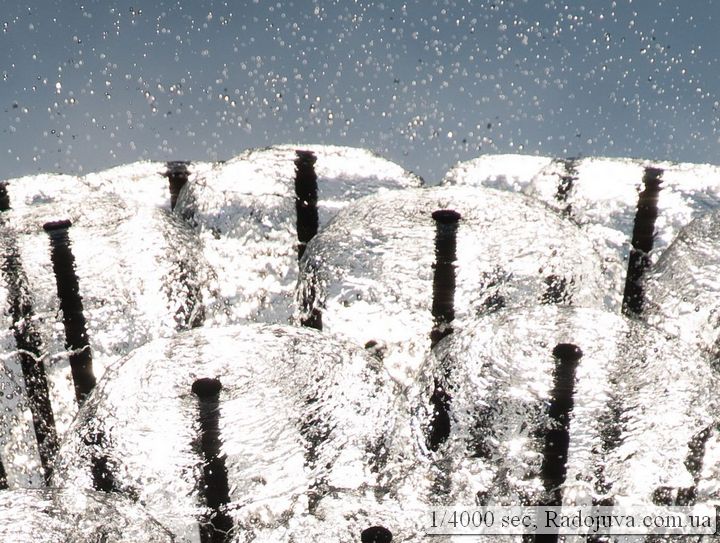 Очень низкая выносливость, так что видна каждая капля воды, а не весь поток